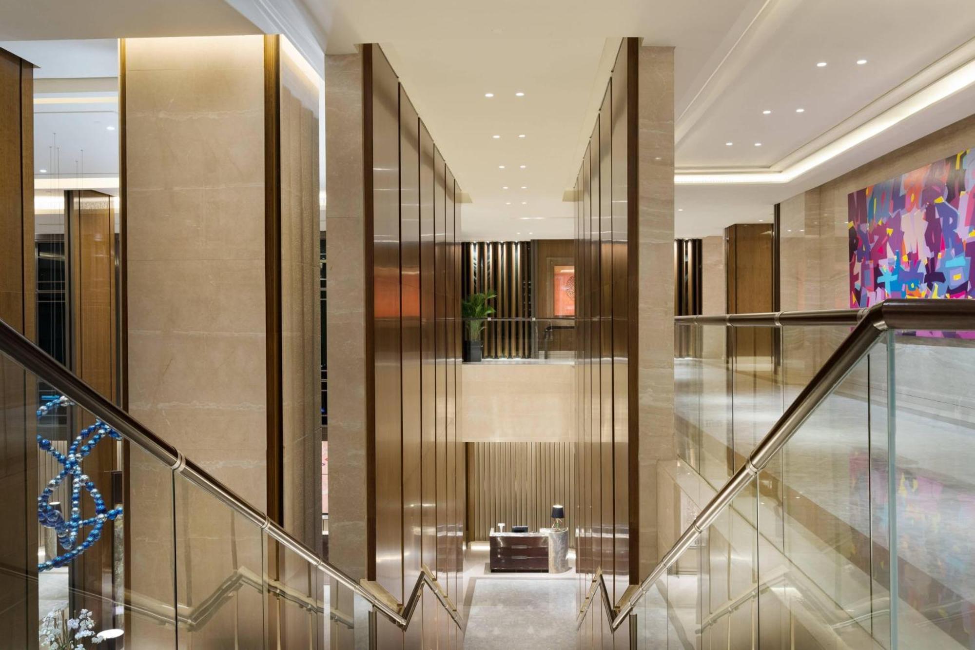 Sheraton Grand Jakarta Gandaria City Hotel Buitenkant foto